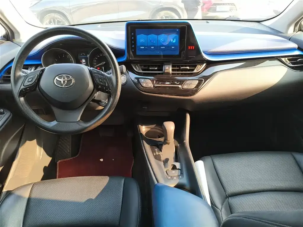 Toyota C-HR — фото 7