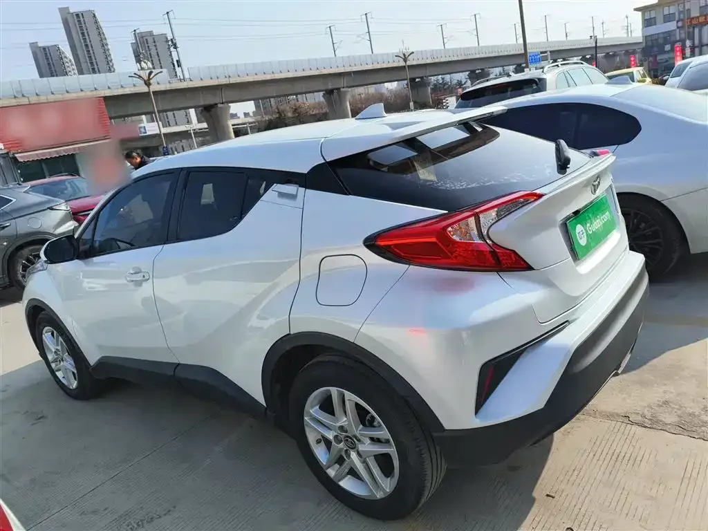 Toyota C-HR — фото 3