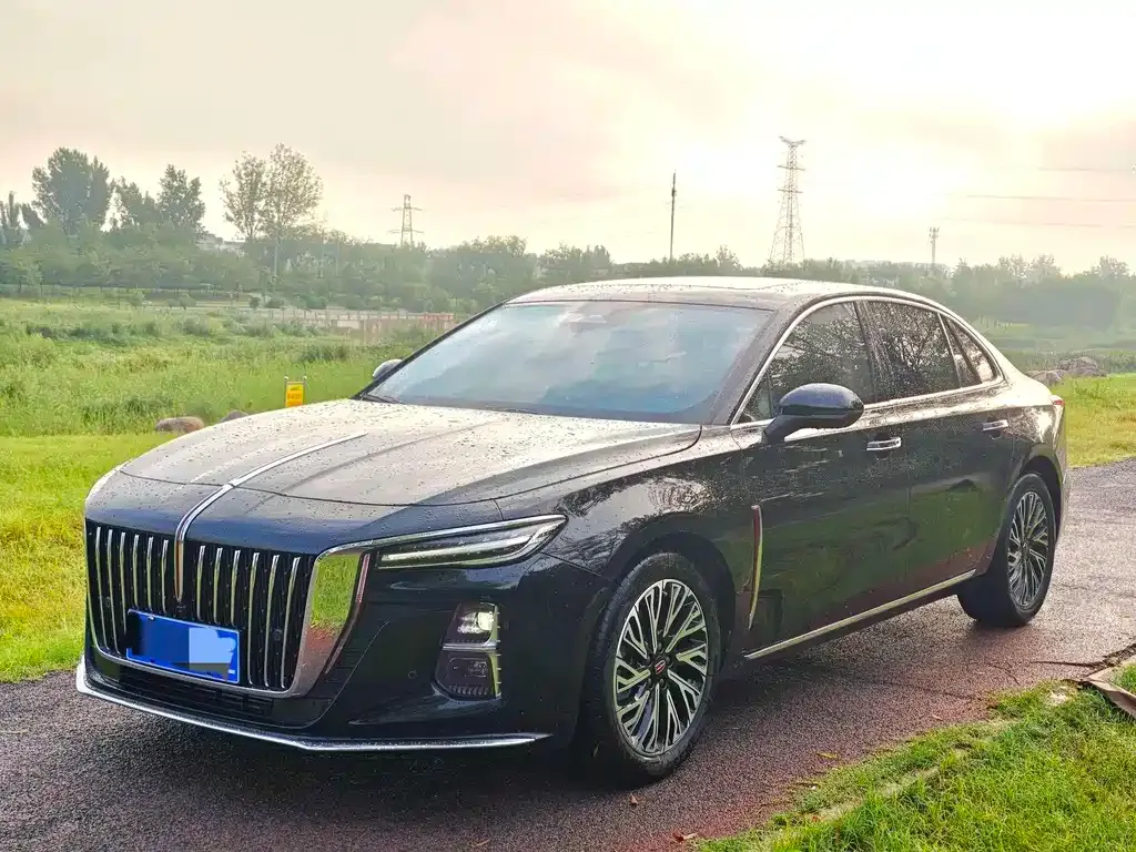 Hongqi H5 — фото 1