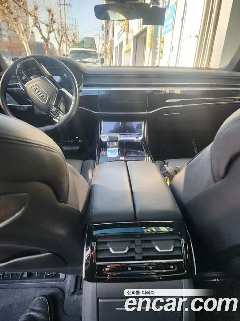 Audi A8 — фото 6