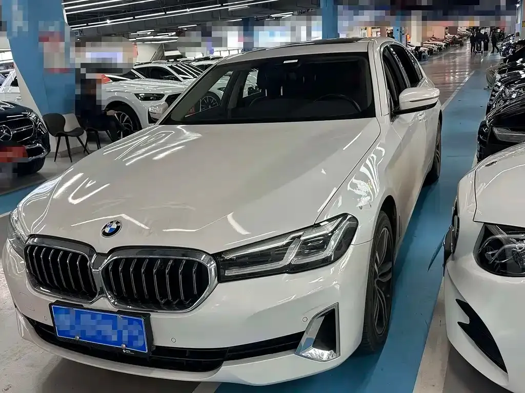 BMW 5 Series — фото 1