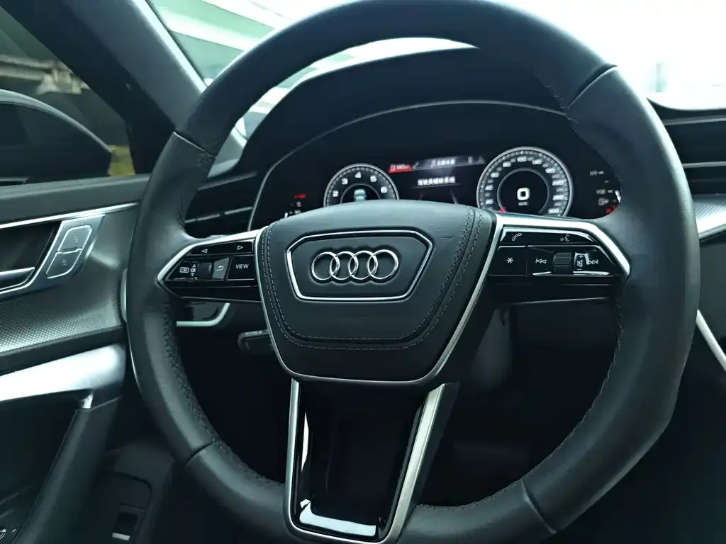 Audi A6L — фото 5