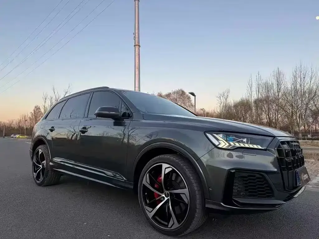 Audi SQ7 — фото 9