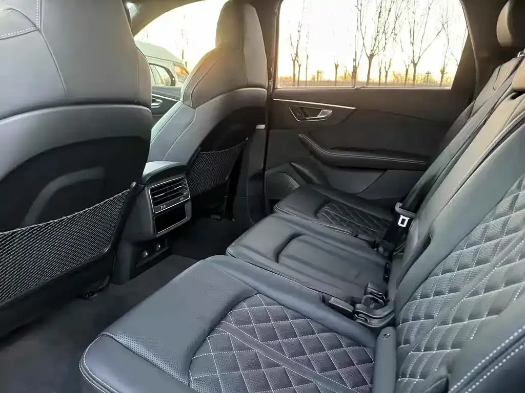 Audi SQ7 — фото 4