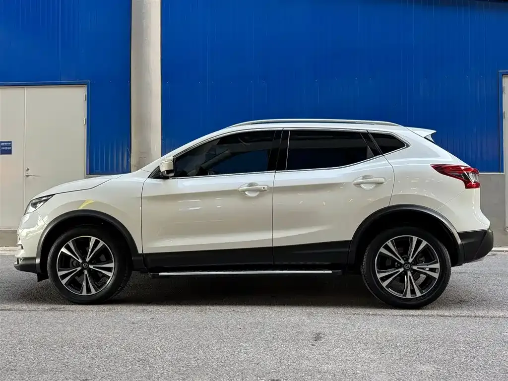 Nissan Qashqai — фото 9
