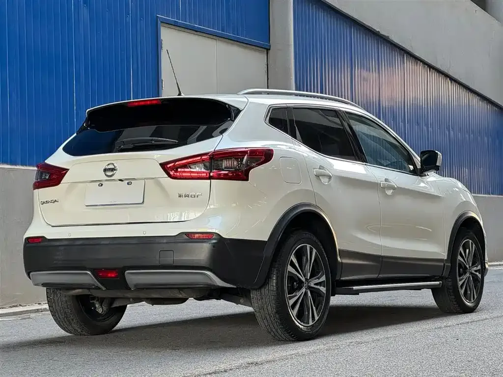 Nissan Qashqai — фото 4