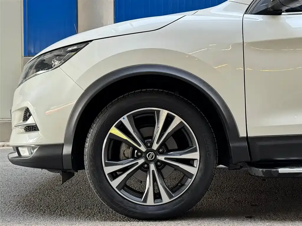 Nissan Qashqai — фото 10