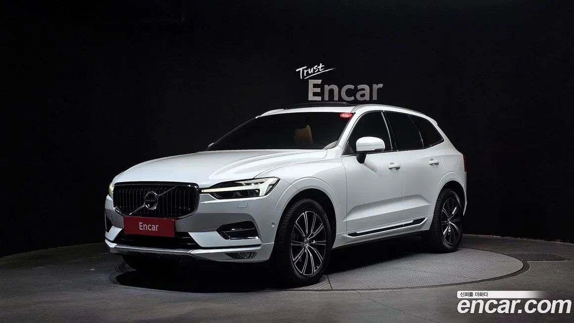 Volvo XC60 — фото 1