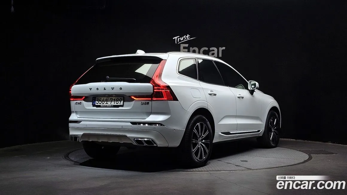 Volvo XC60 — фото 9