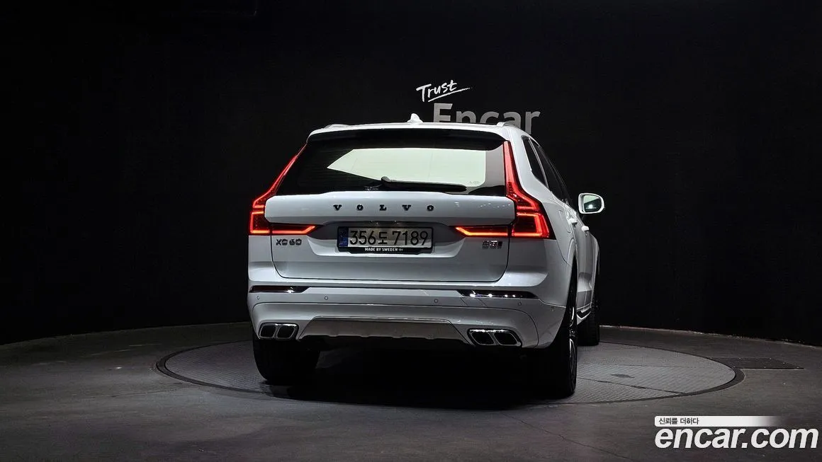 Volvo XC60 — фото 7