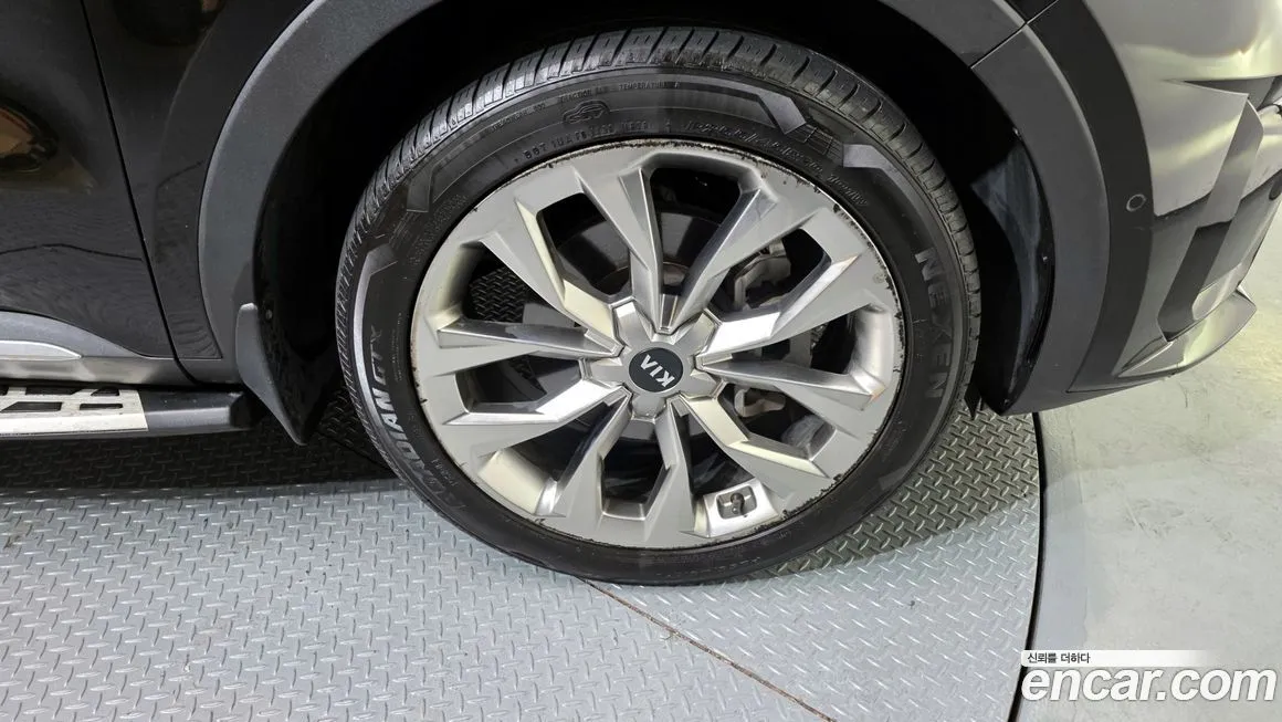 Kia Sorento — фото 7
