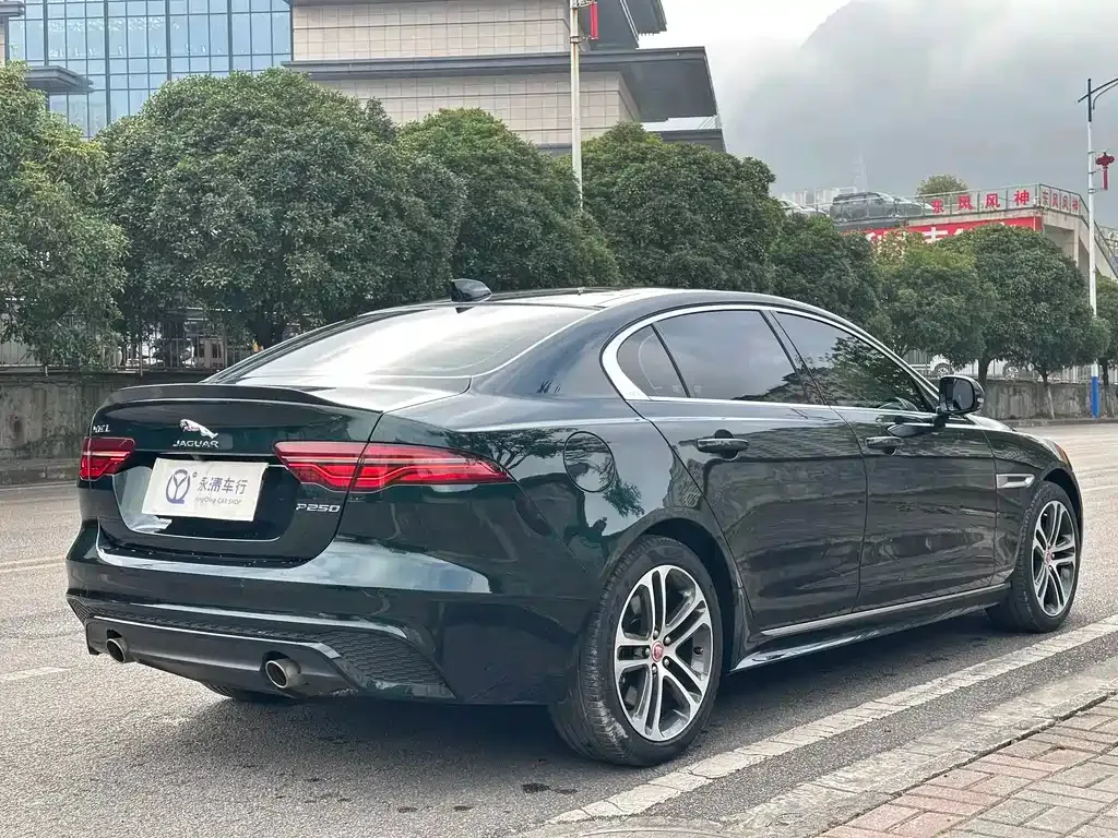 Jaguar XEL — фото 8