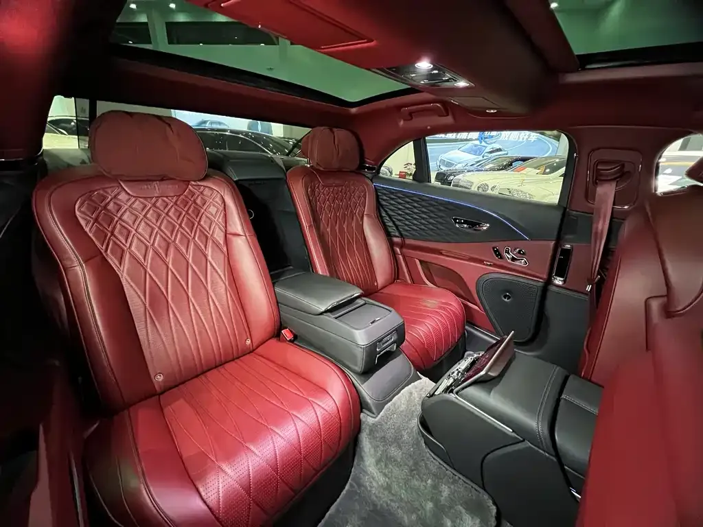 Bentley Flying Spur — фото 2