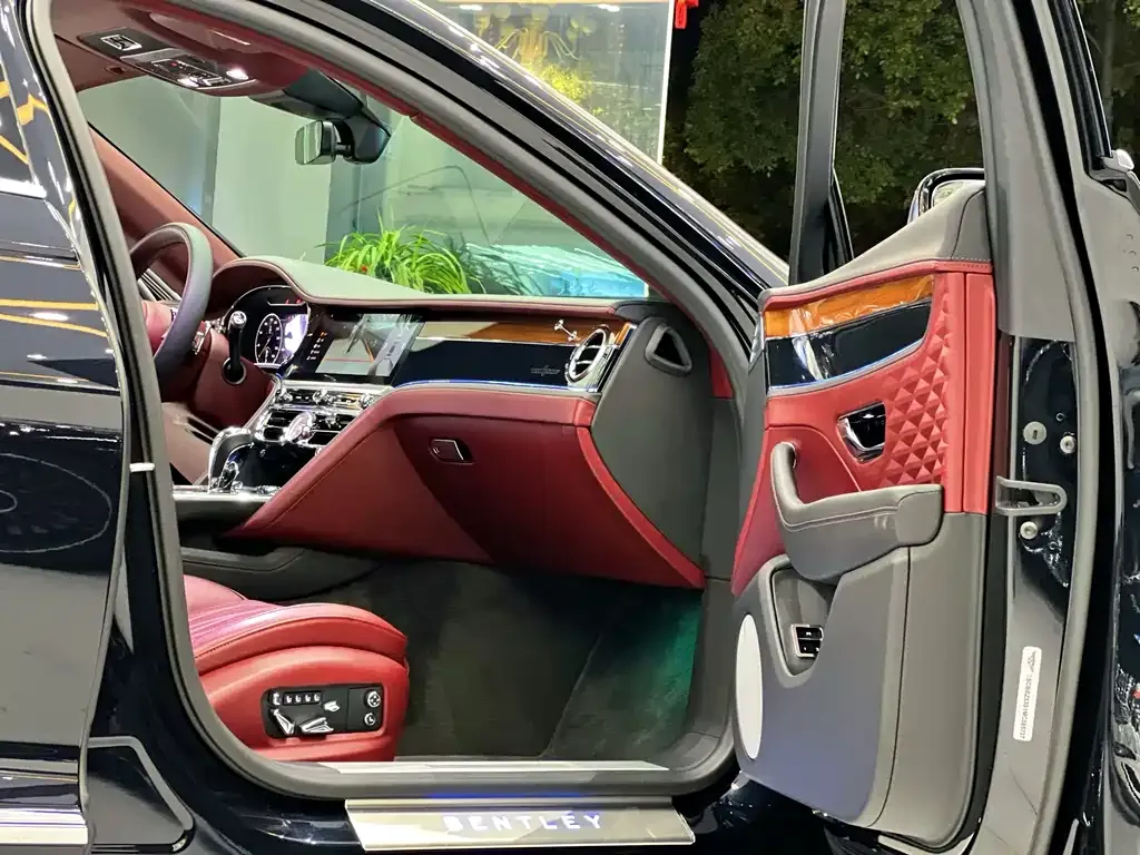 Bentley Flying Spur — фото 7