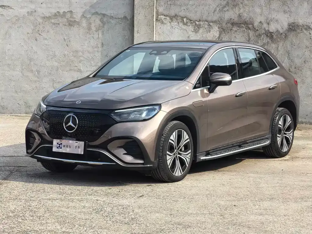 Mercedes-Benz EQE SUV — фото 1