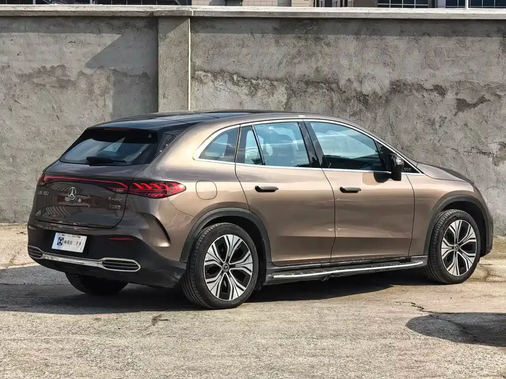 Mercedes-Benz EQE SUV — фото 4