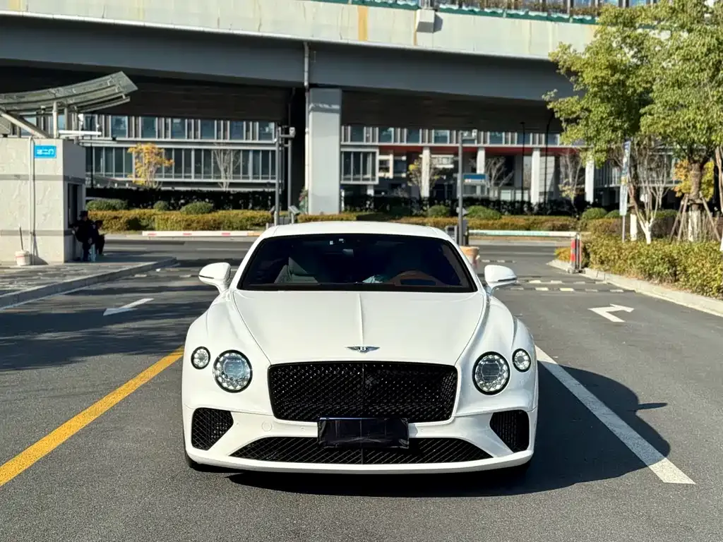 Bentley Continental — фото 1