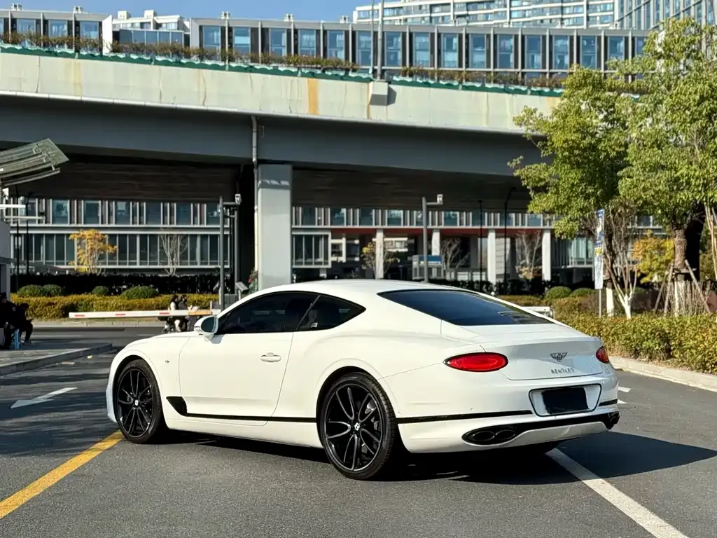 Bentley Continental — фото 4