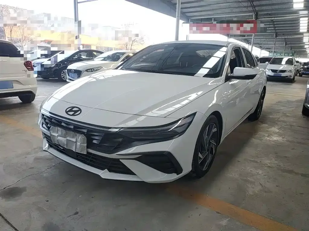 Hyundai Elantra — фото 8