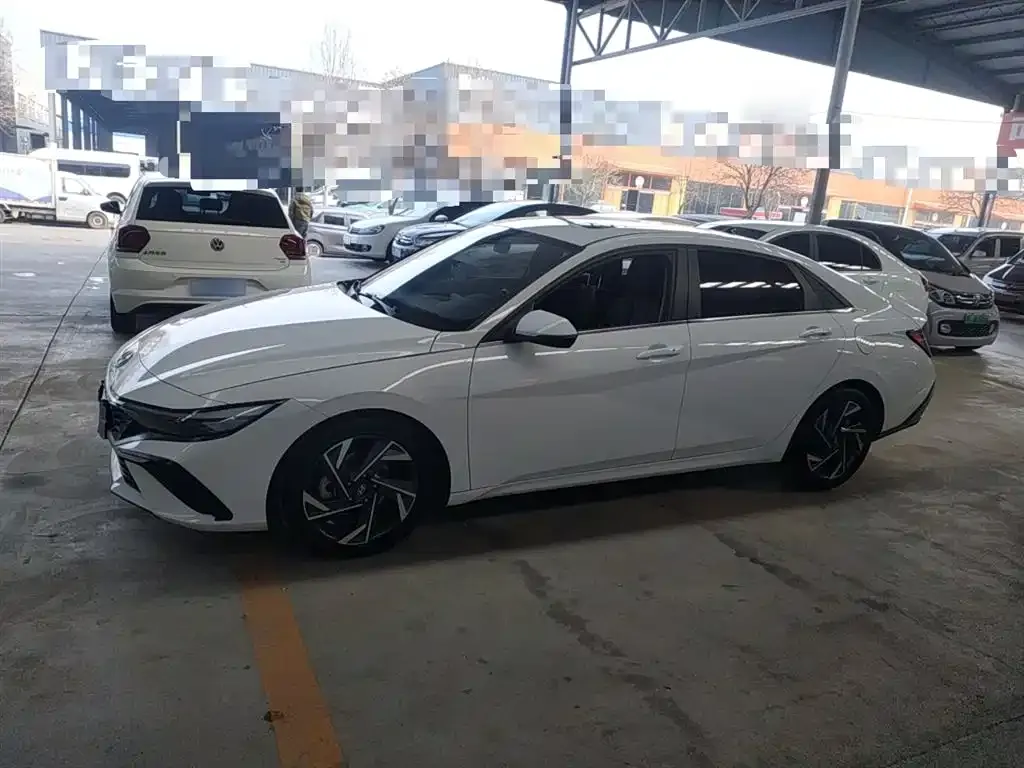 Hyundai Elantra — фото 4