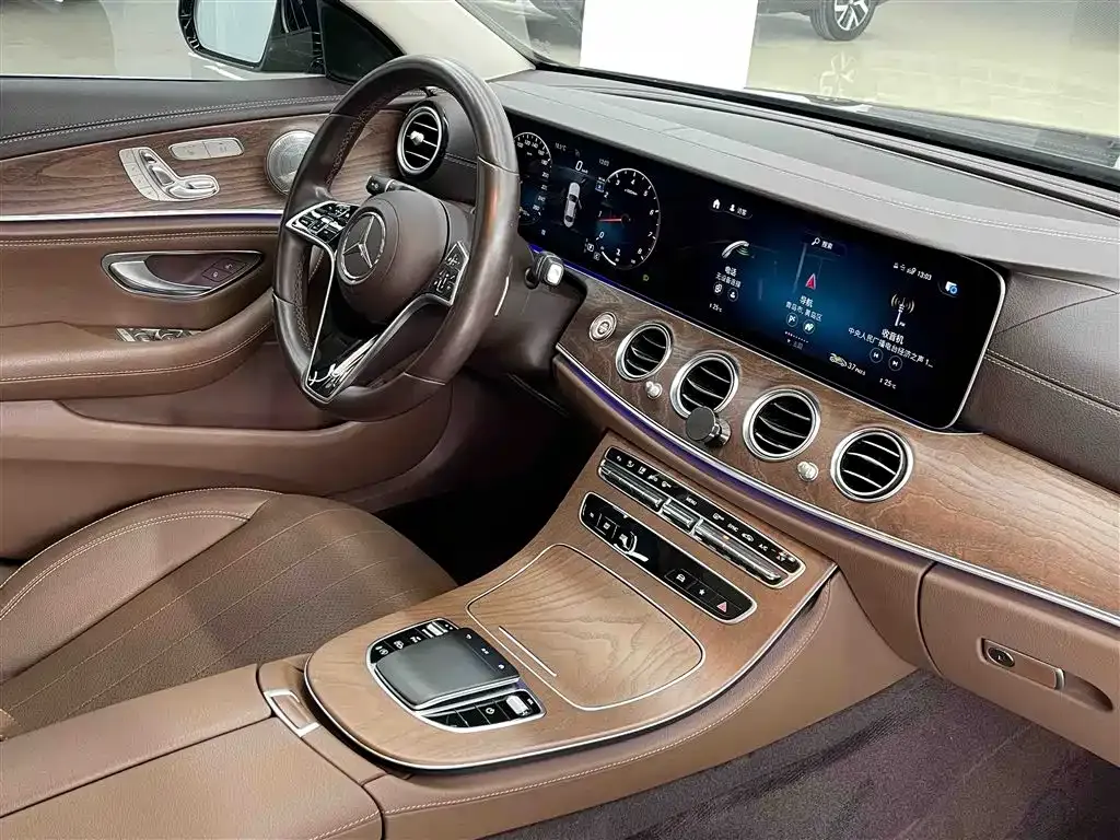Mercedes-Benz E-Class — фото 10