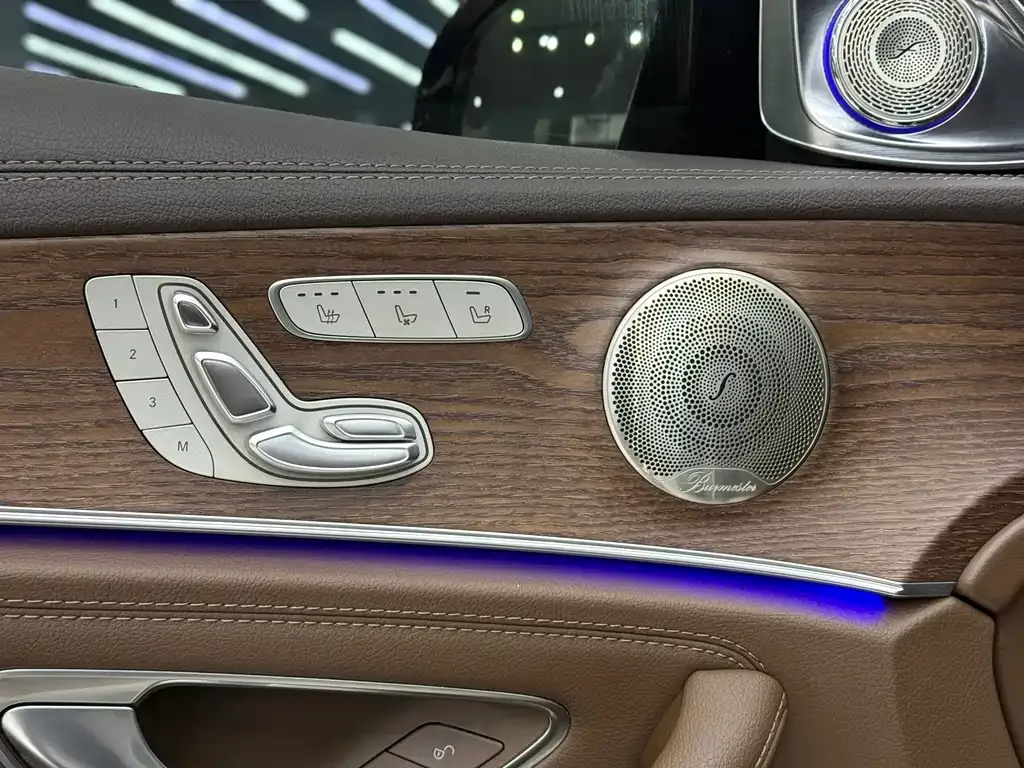 Mercedes-Benz E-Class — фото 10