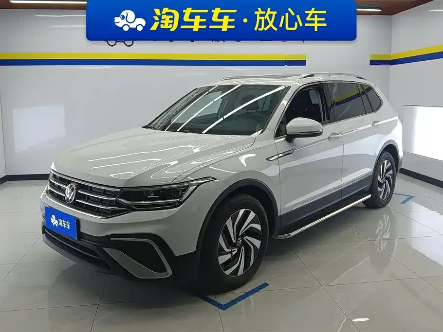 Volkswagen Tiguan L — фото 1