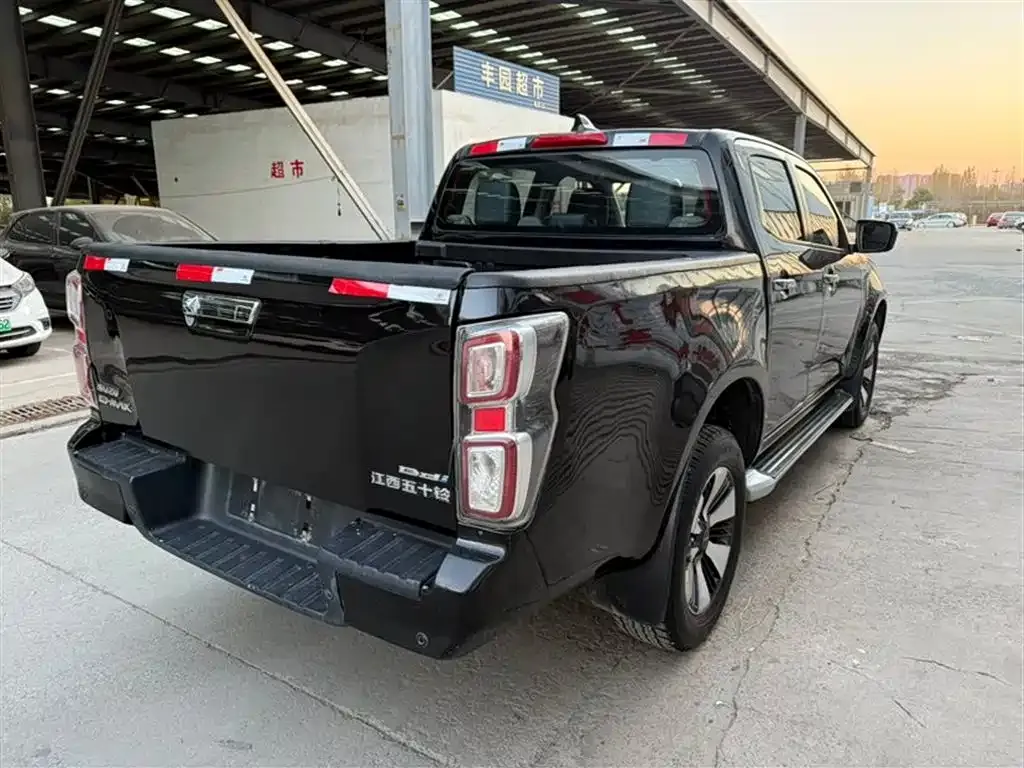 Isuzu D-MAX — фото 4