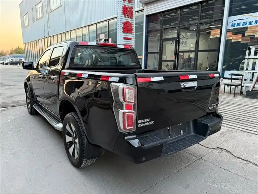 Isuzu D-MAX — фото 6