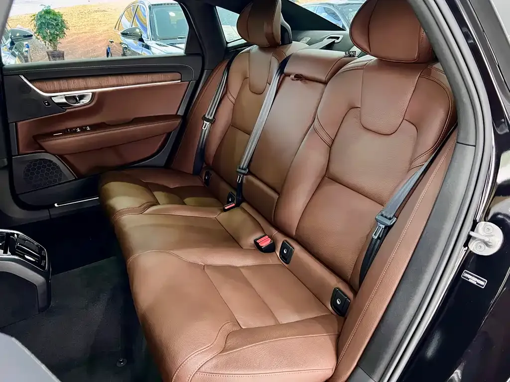 Volvo S90 — фото 9