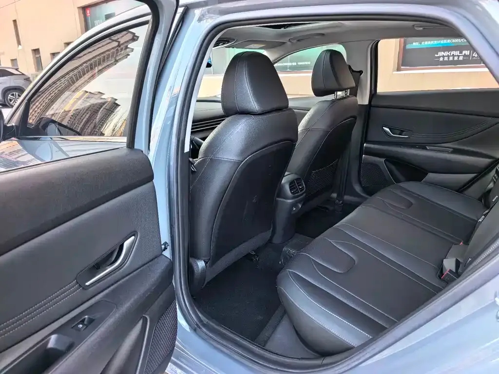 Hyundai Elantra — фото 9