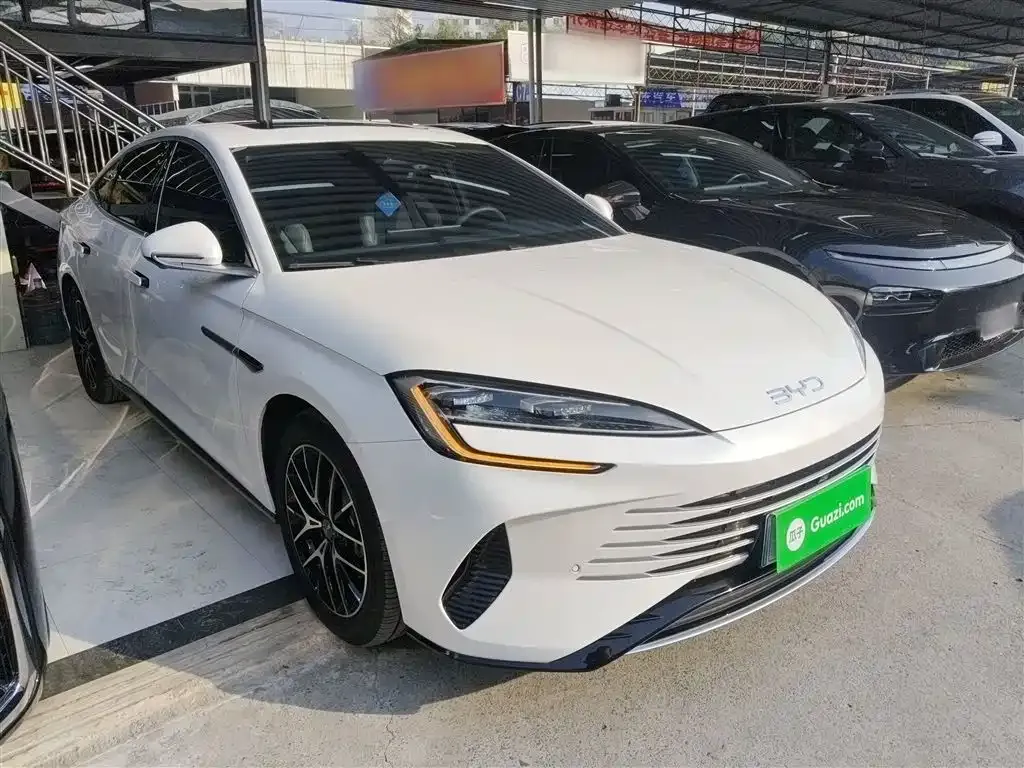 BYD Seal — фото 10
