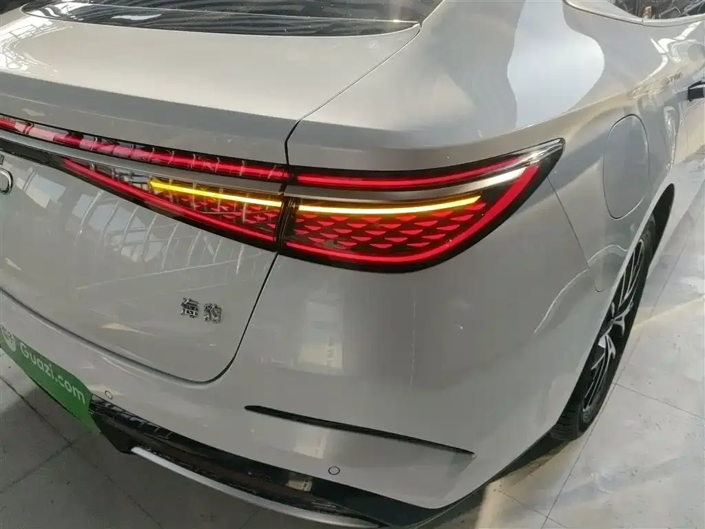 BYD Seal — фото 8