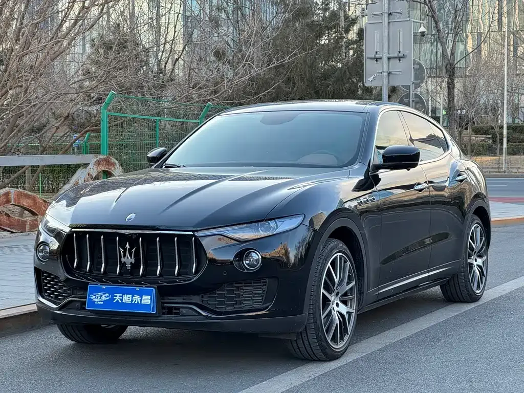 Maserati Levante — фото 1