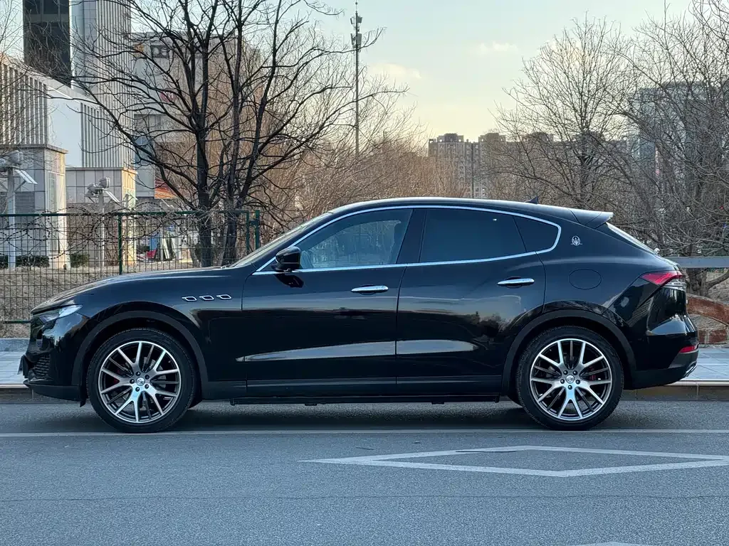 Maserati Levante — фото 3