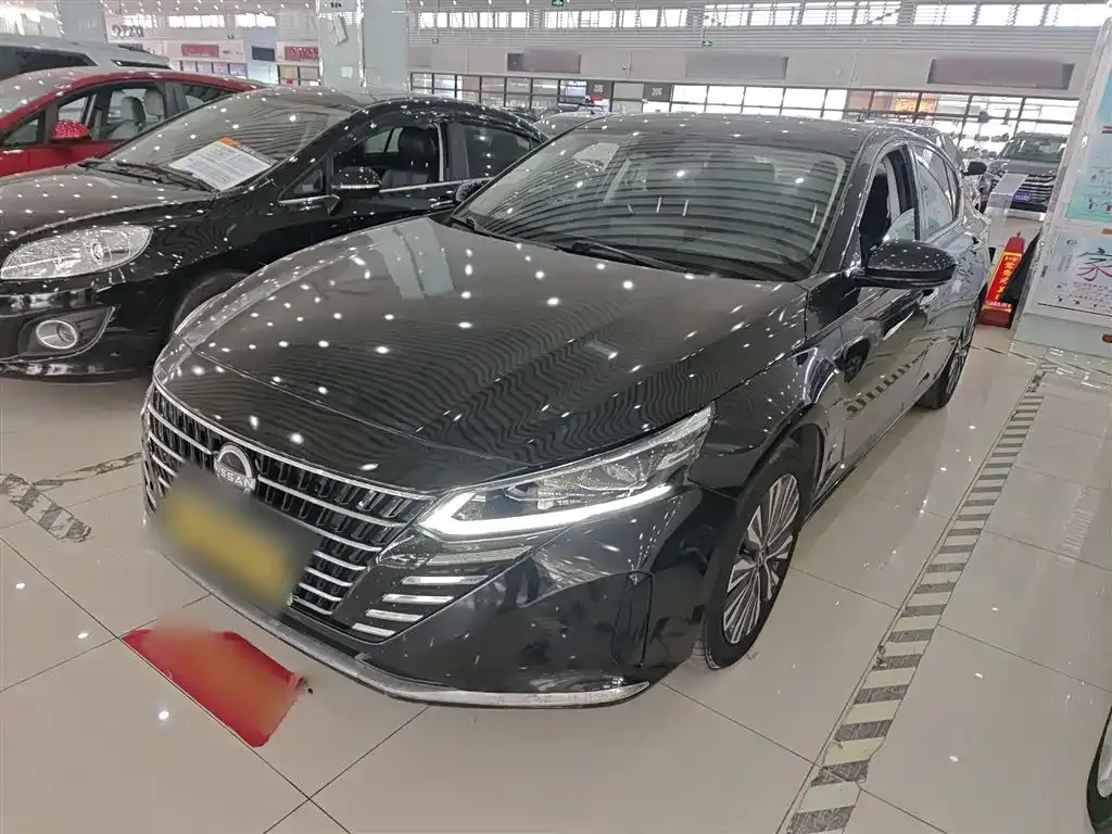 Nissan Teana — фото 1