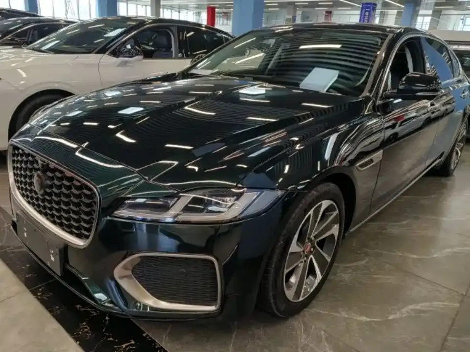 Jaguar XFL — фото 1