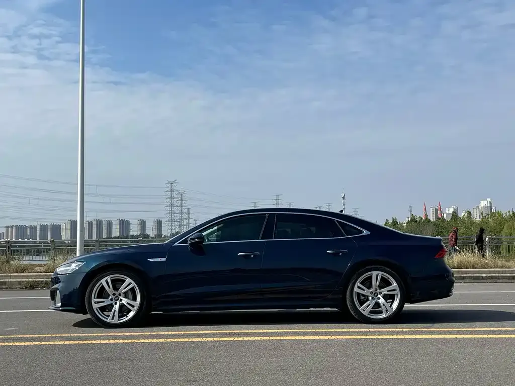 Audi A7L — фото 2
