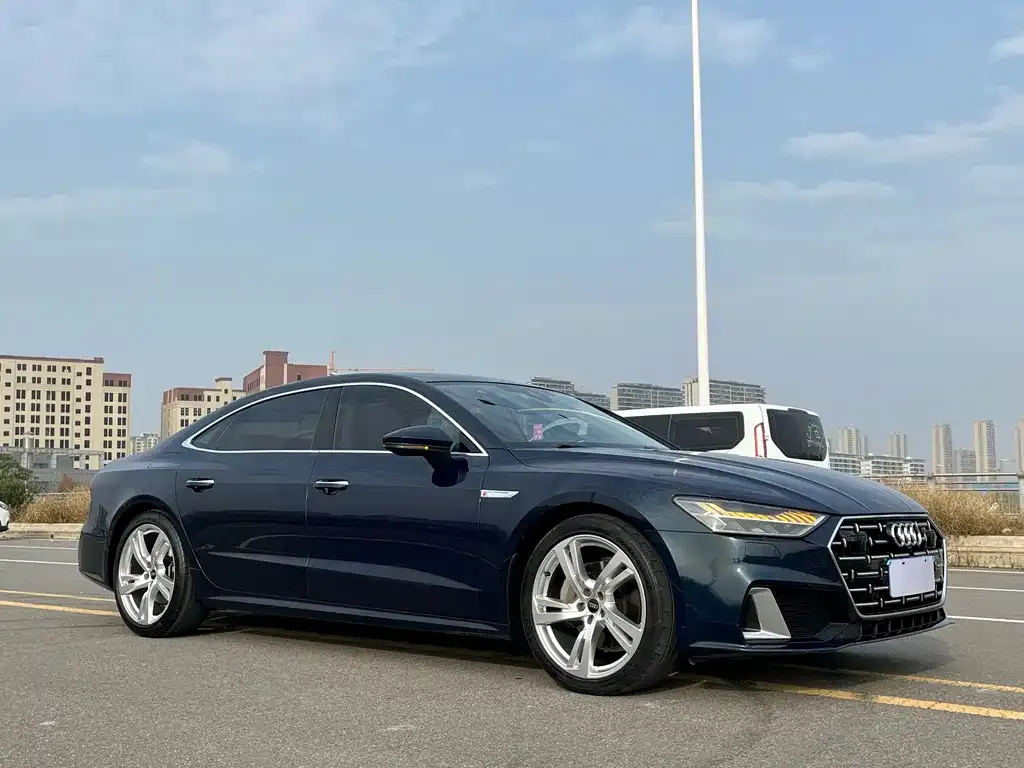 Audi A7L — фото 7