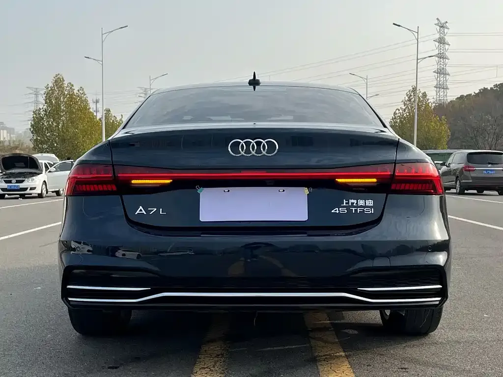 Audi A7L — фото 3