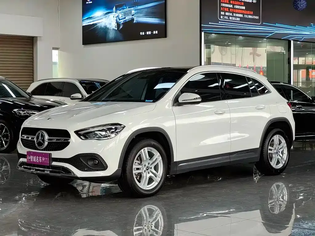 Mercedes-Benz GLA — фото 1