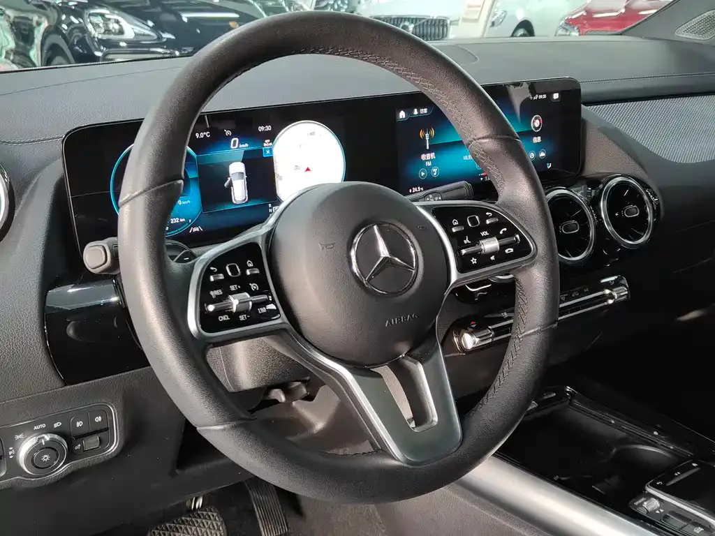 Mercedes-Benz GLA — фото 6