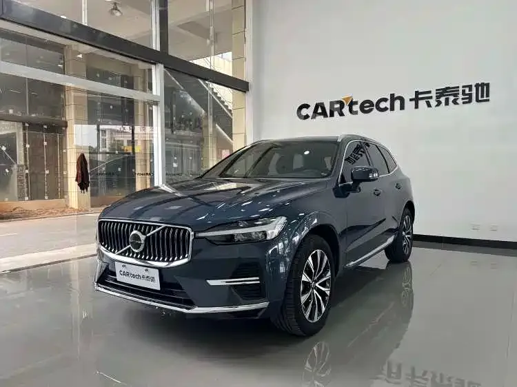 Volvo XC60 — фото 1