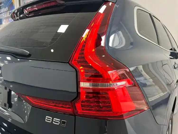 Volvo XC60 — фото 4