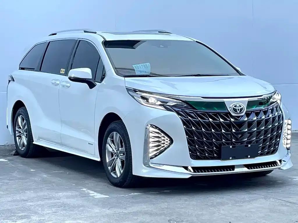 Toyota Sienna — фото 8