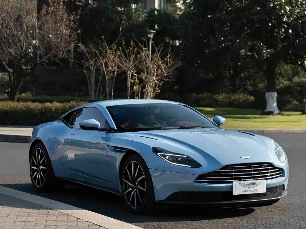 Aston Martin DB11 — фото 2