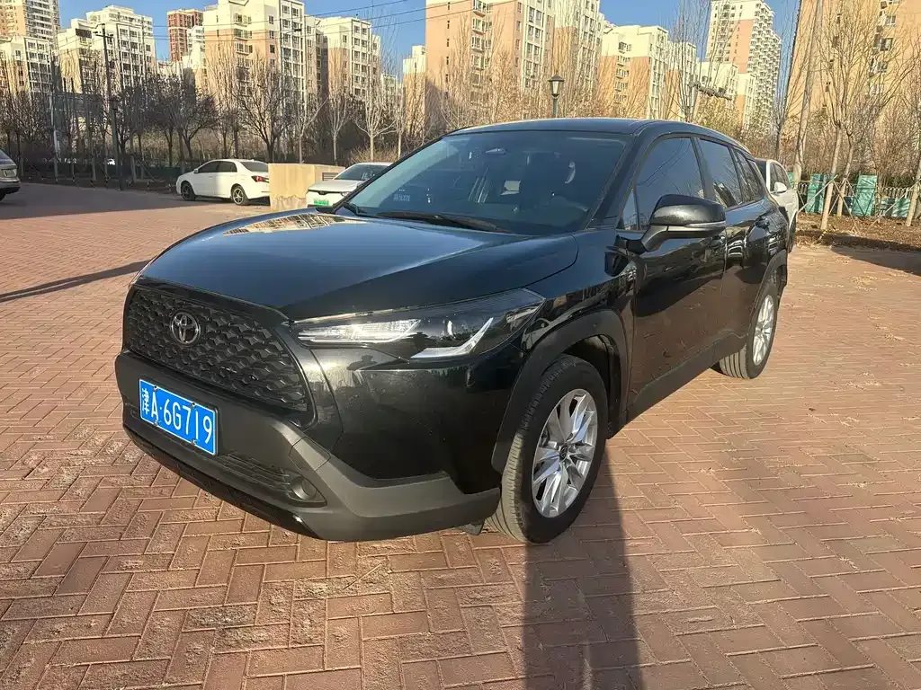 Toyota Corolla Cross — фото 1