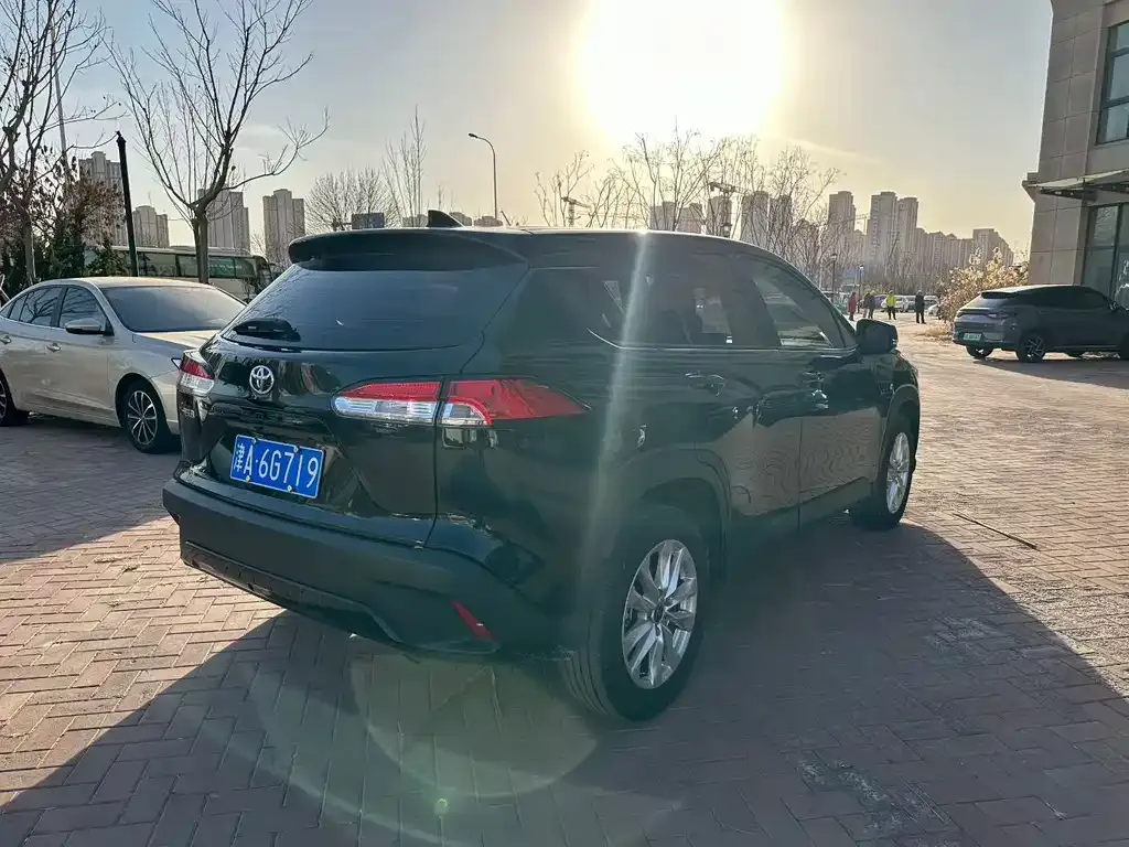 Toyota Corolla Cross — фото 7