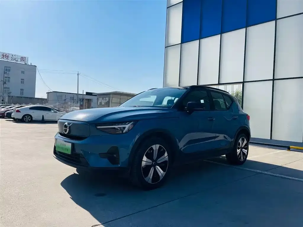 Volvo XC40 NEV — фото 1