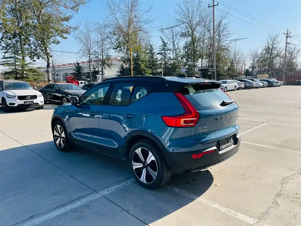 Volvo XC40 NEV — фото 10